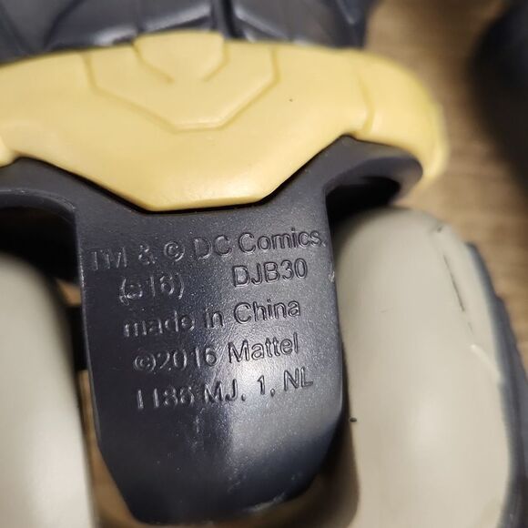 Batman DC Comics Mattel Action Figure 12" - Picture 10 of 10